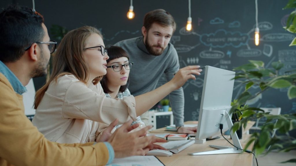 IA et RH : comment les flottes d&rsquo;entreprise suivent mieux leurs conduc